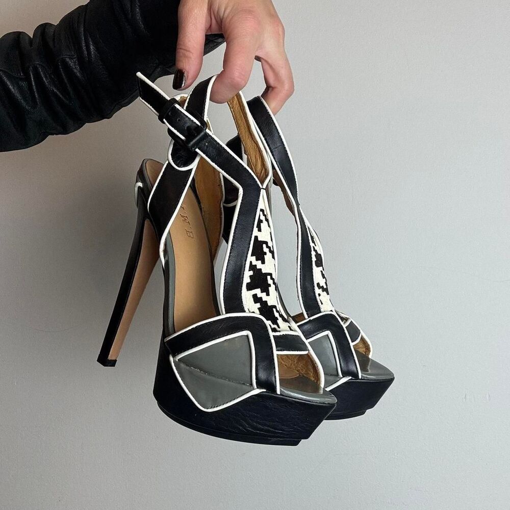 Lamb Women's Black and White Sandals